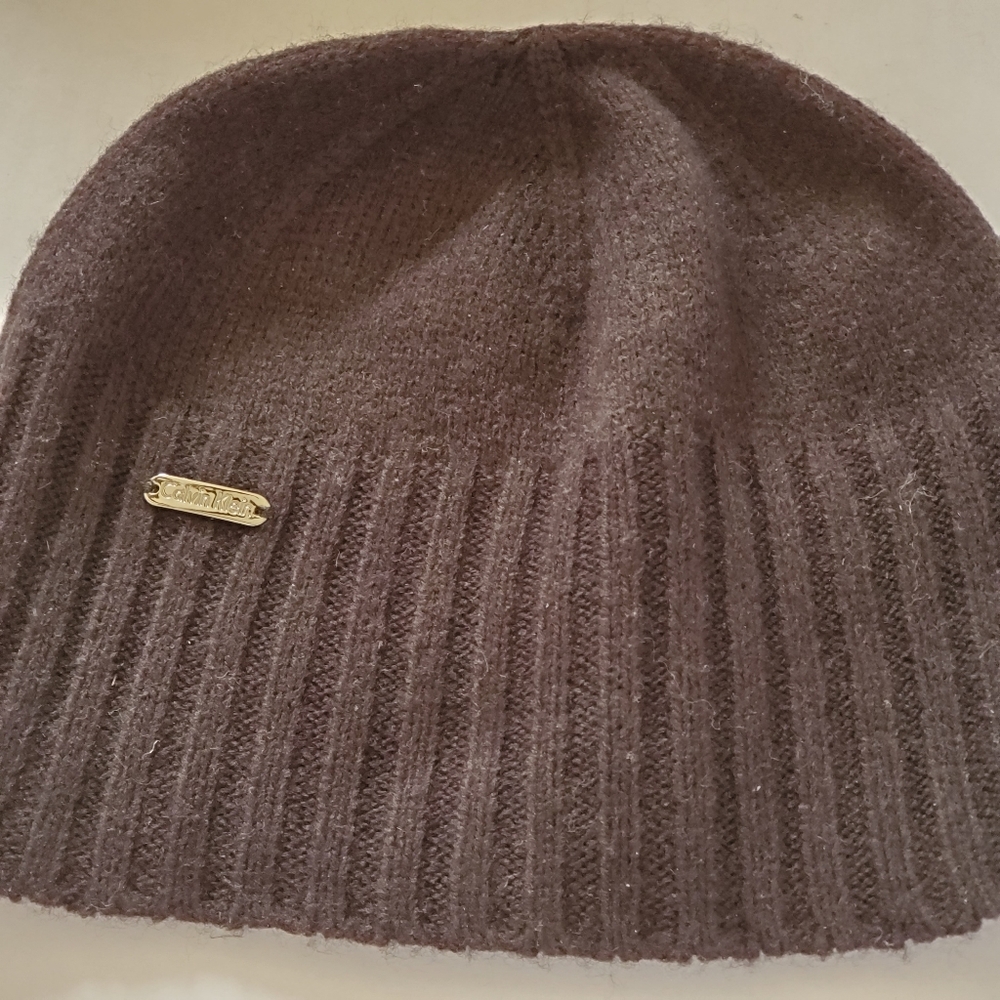 Calvin Klein Women's black knit hat